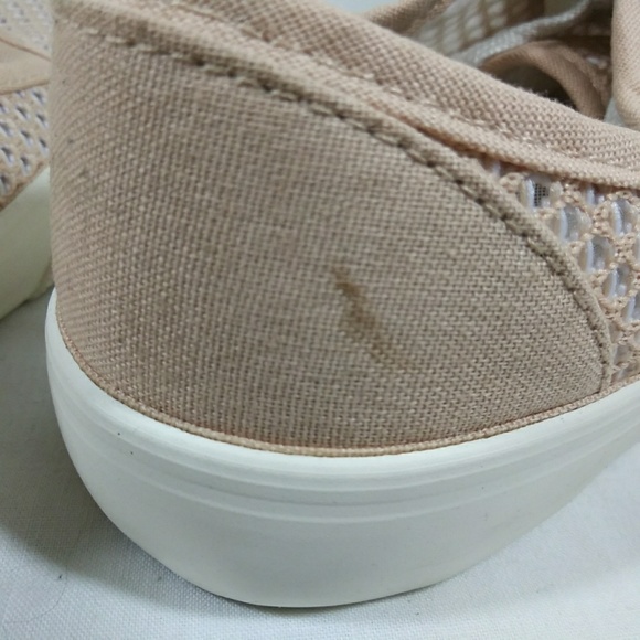 Women tan canvas with eyelid sneakers - Picture 6 of 8